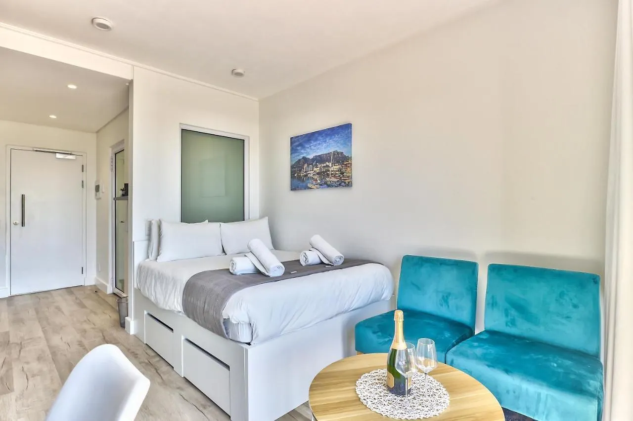 Apartment Stunning Work Pad On 1Onalbert- 601 Cape Town