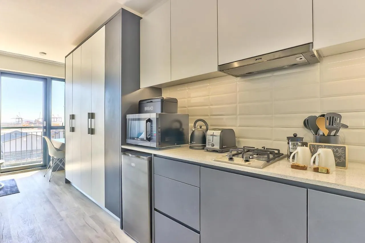 Stunning Work Pad On 1Onalbert- 601 Cape Town Apartment