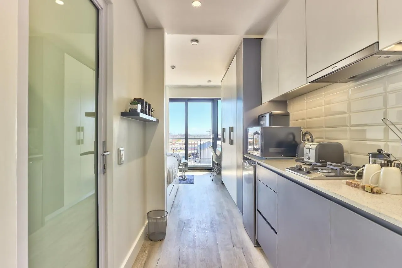 Apartment Stunning Work Pad On 1Onalbert- 601 Cape Town South Africa